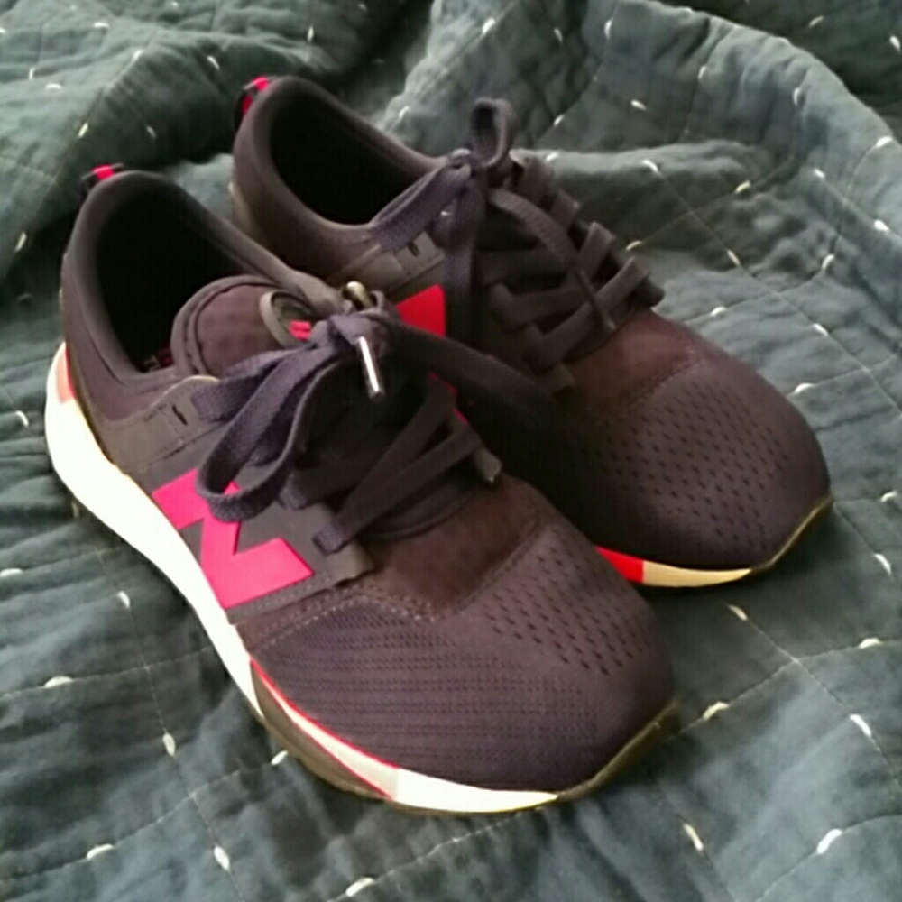 Little girl new balance, size 13!