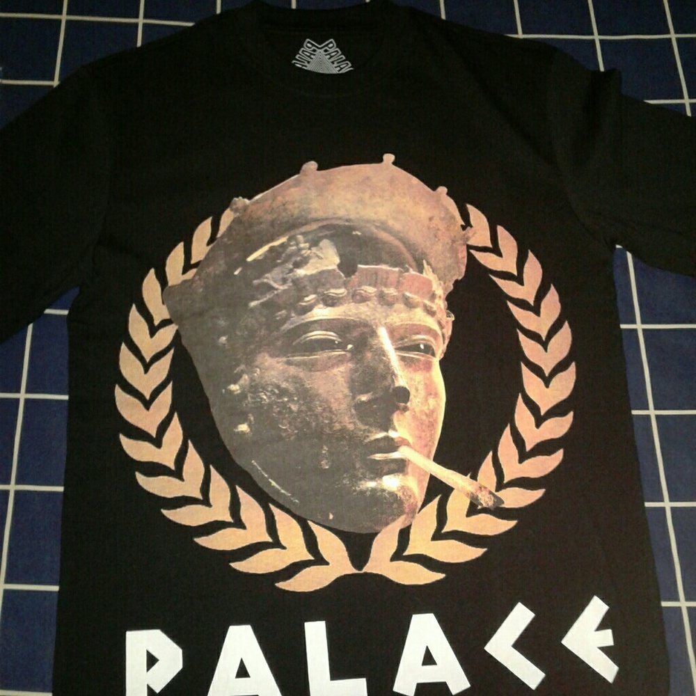Palace peaser tee size s