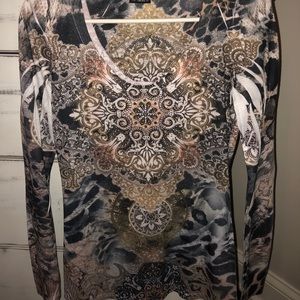 Day trip shirt size medium