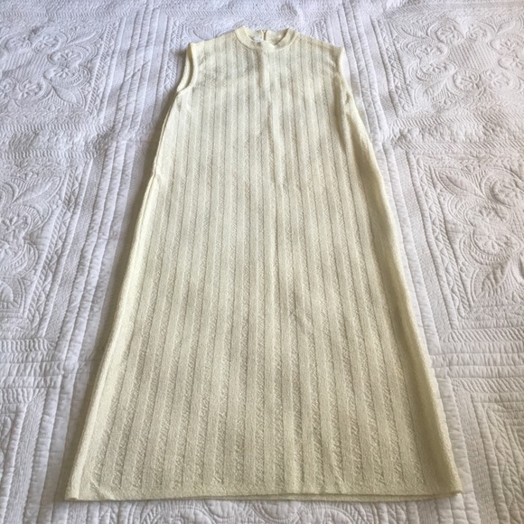 Sleek Vintage Dress - Picture 3 of 8