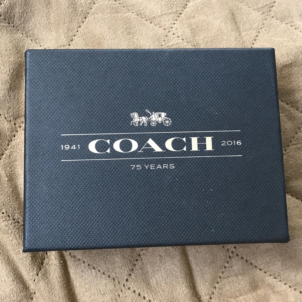 ‼️‼️‼️ AUTHENTIC COACH CARD HOLDER