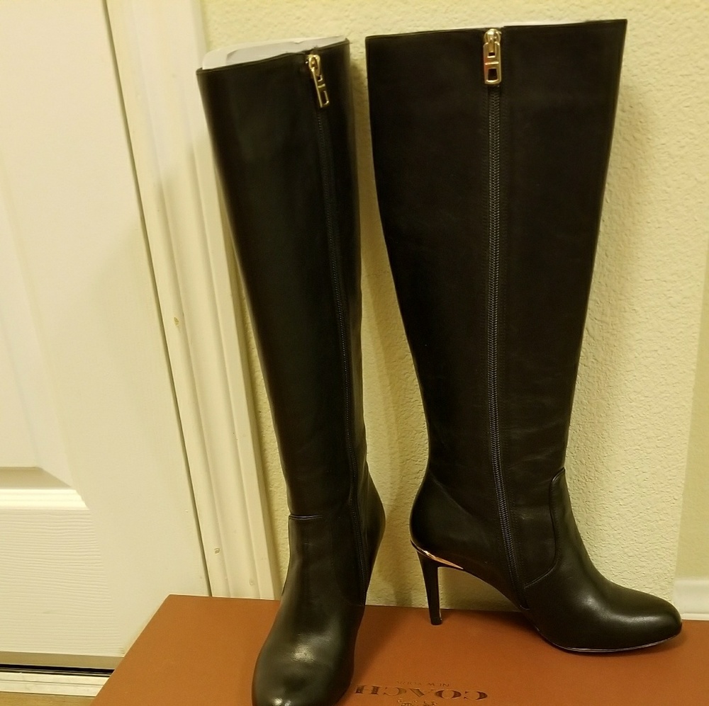 Coach Leather Zip Boots - Size 7M
Black