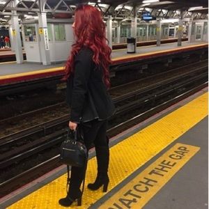 Hey poshers, new distributor!🤗