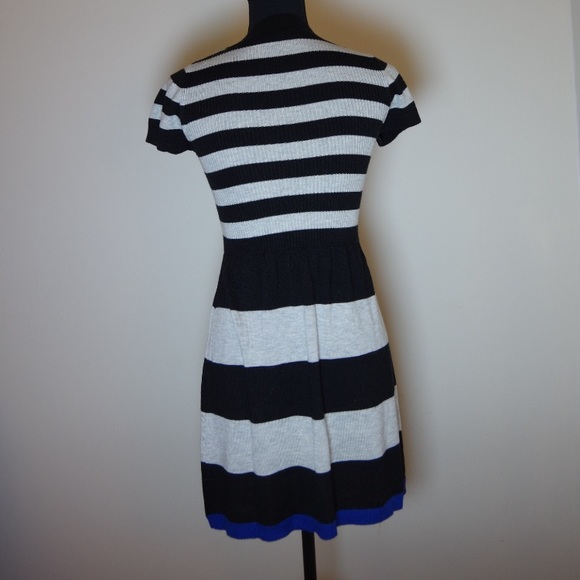 Sweater dress with short sleeves - Picture 2 of 3