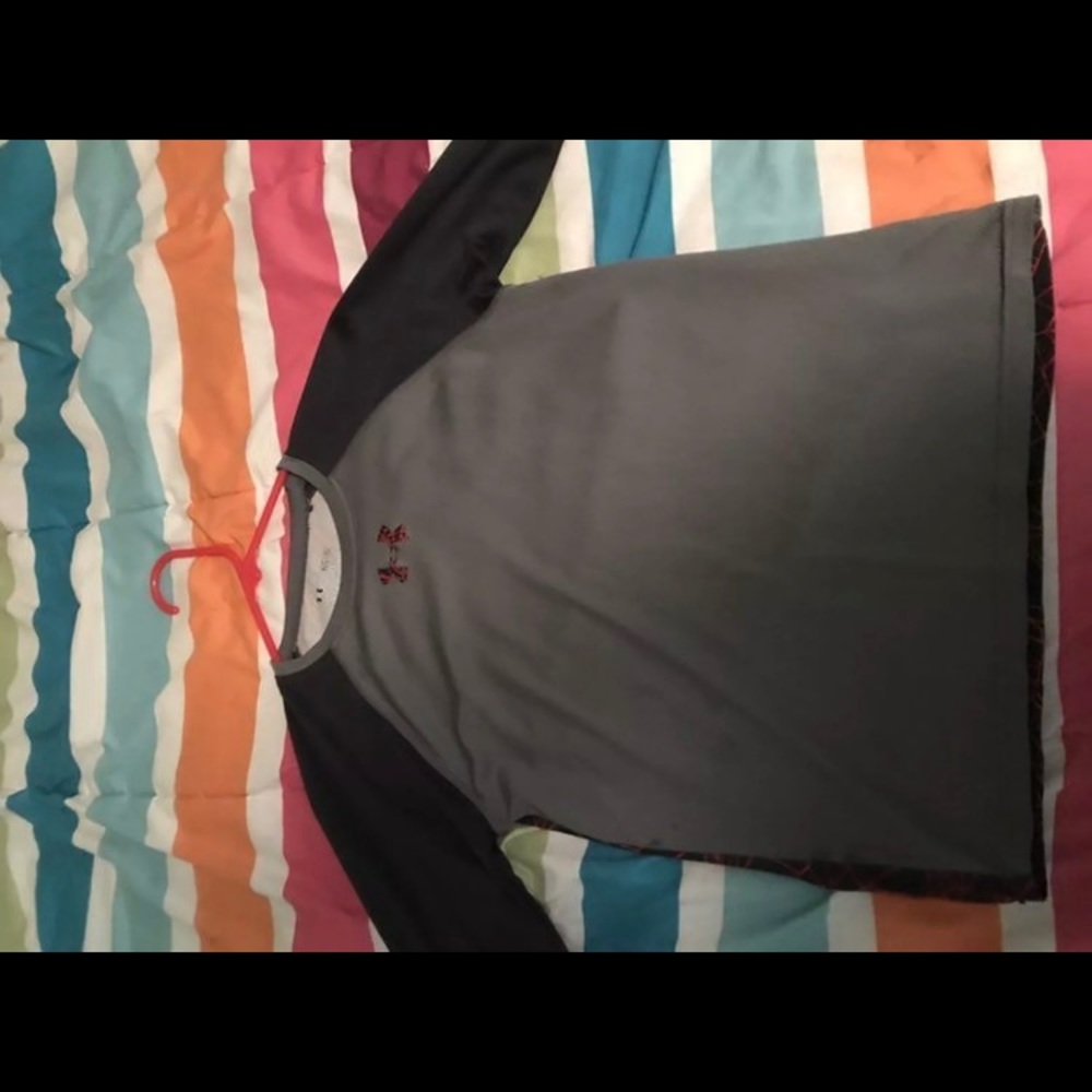 Boy's Under Armour long sleeve tee