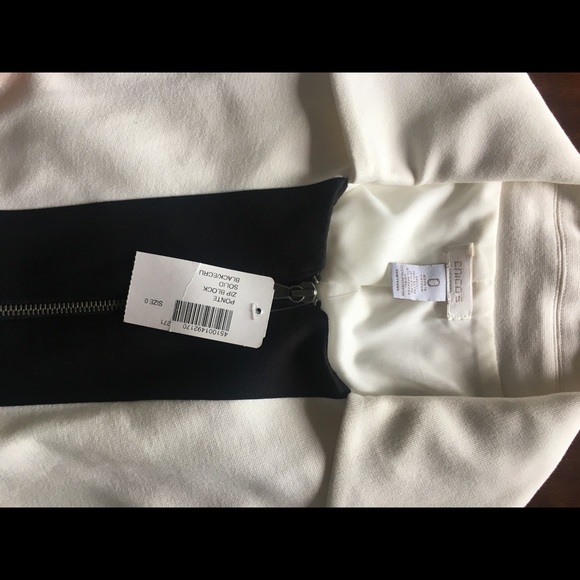 CLOSET CLOSING - Picture 2 of 3