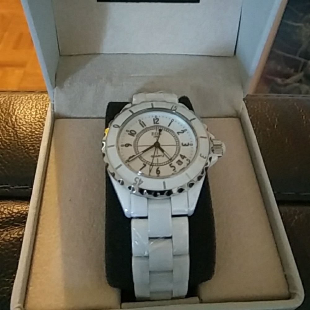 EON 1962 Ceramic Watch