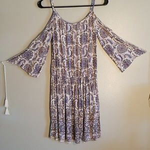 Shoulder cut off printed dress