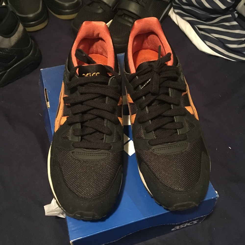 Men's Asics size 9