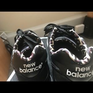 BLACK NEW BALANCES w/inside cheetah print