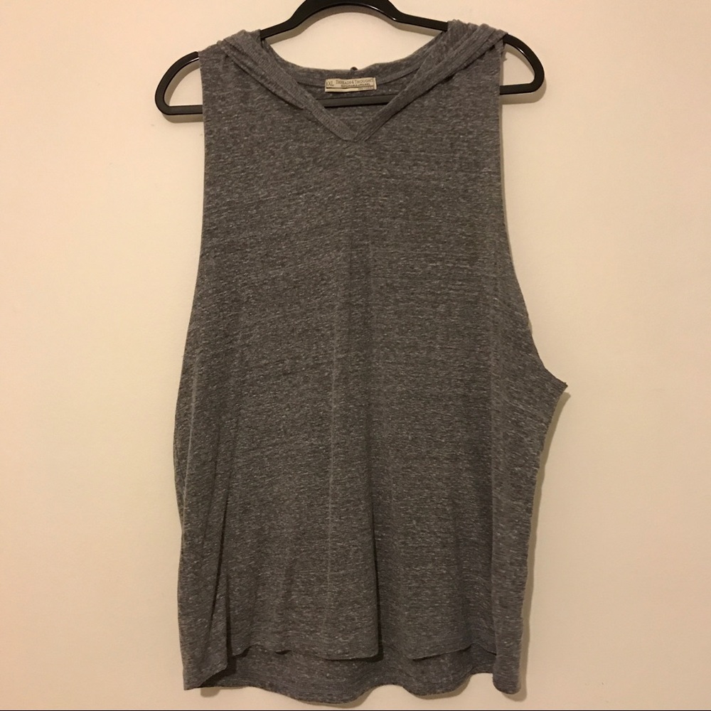 Men's no sleeve hoodie