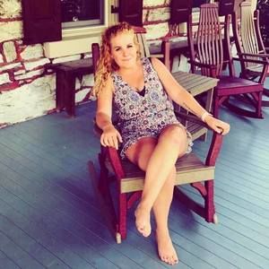 Meet your Posher, Claire