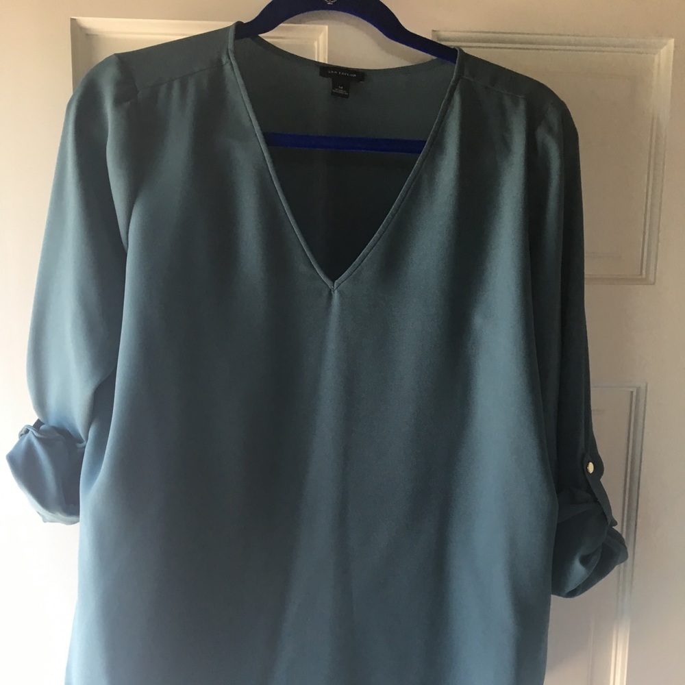ANN TAYLOR teal green silk blouse. Medium