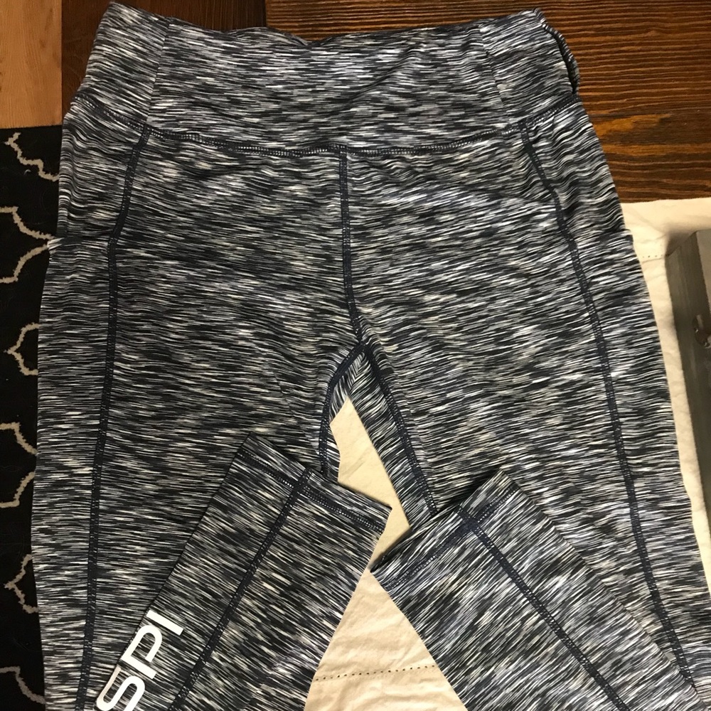 Fitspi NWOT infinity Leggings size M