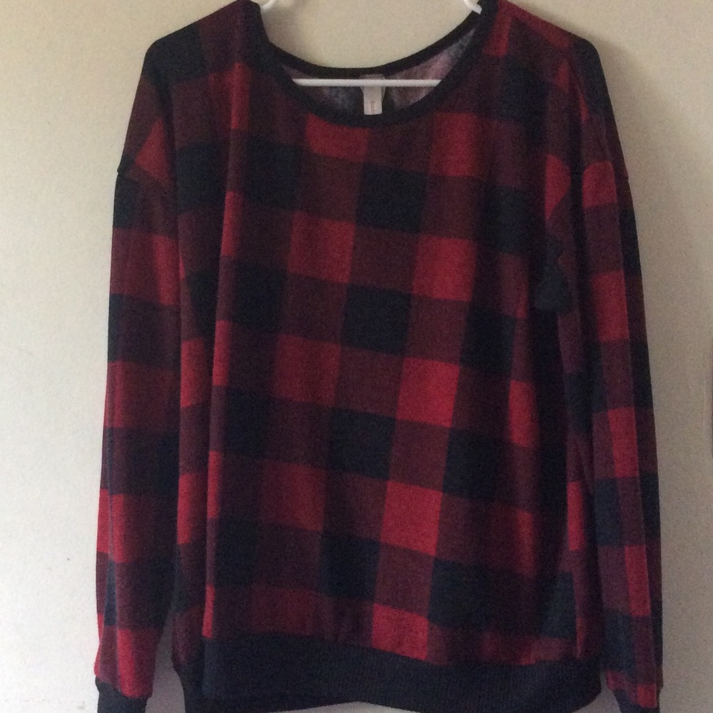 Black and red long sleeve top