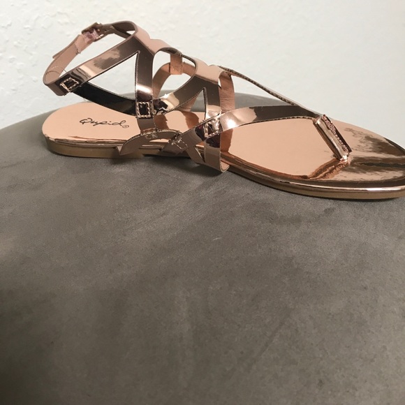 Rose gold colored sandals - Picture 4 of 8