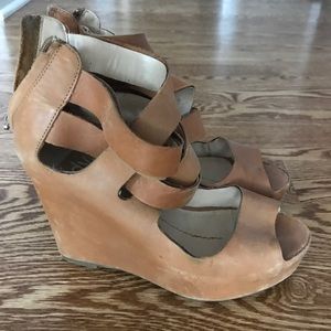 Dolce Vita platforms