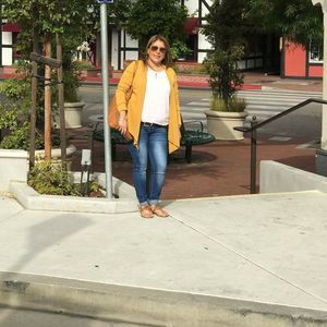 Meet your Posher, Claudia lorena