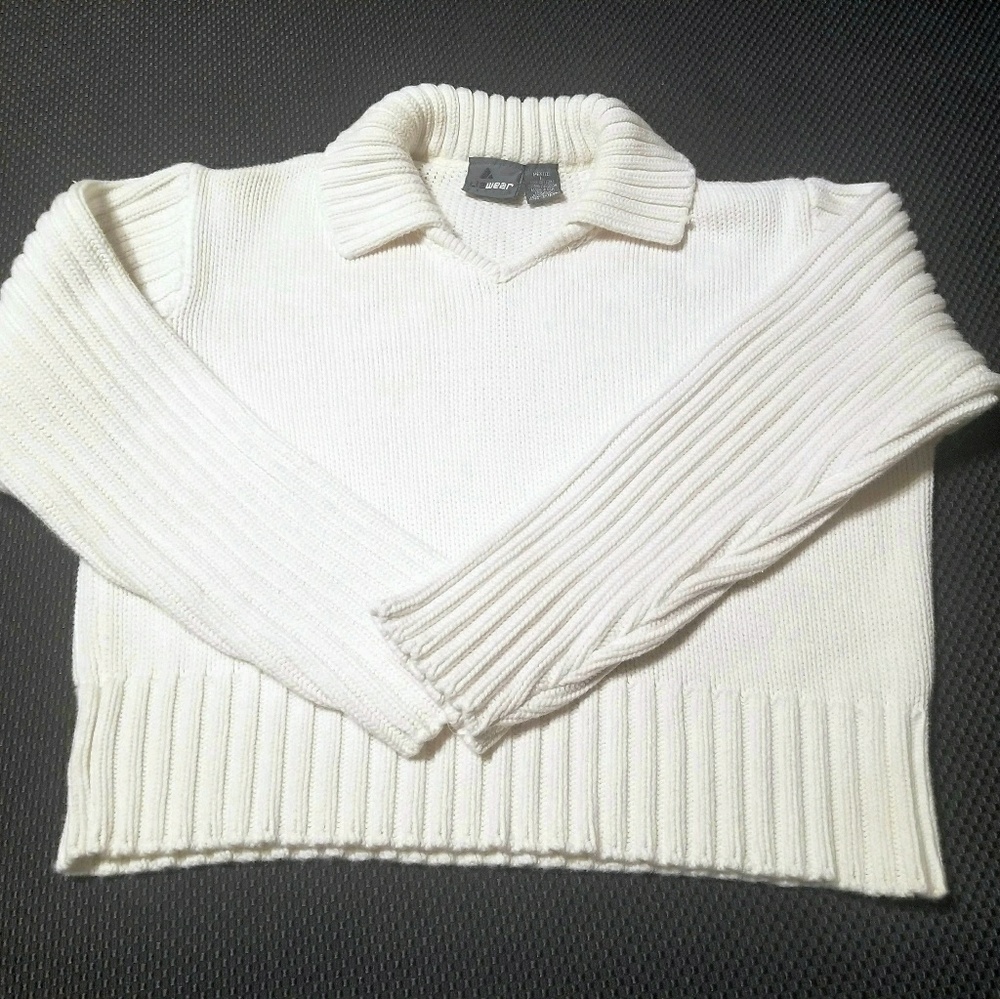 Lizwear Cropped Sweater