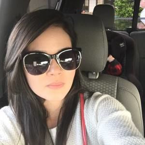 Meet your Posher, Dennitza