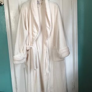 Huge! Soft! Comfortable!