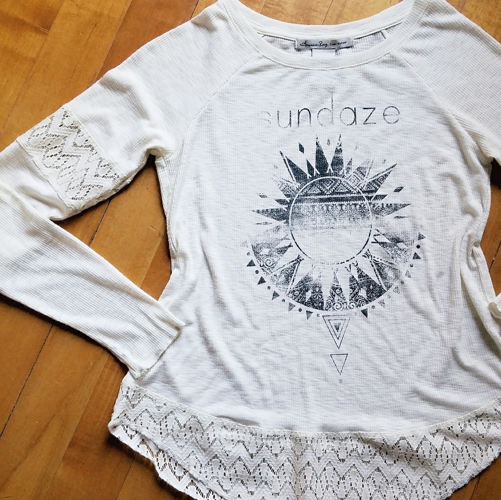 American Rag- "Sunny Sashay"☀️Thermal Top