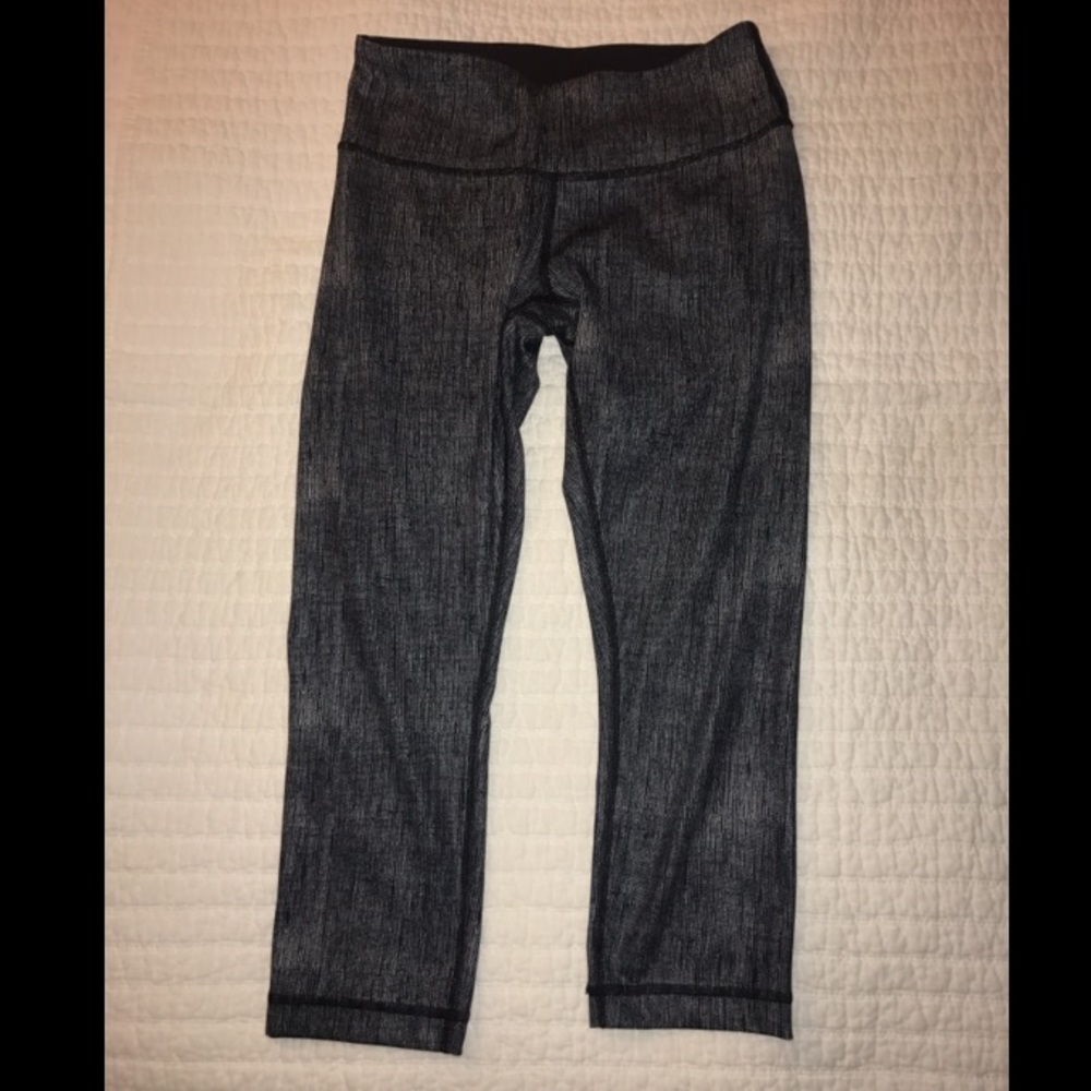 Lululemon cropped leggings size 4
