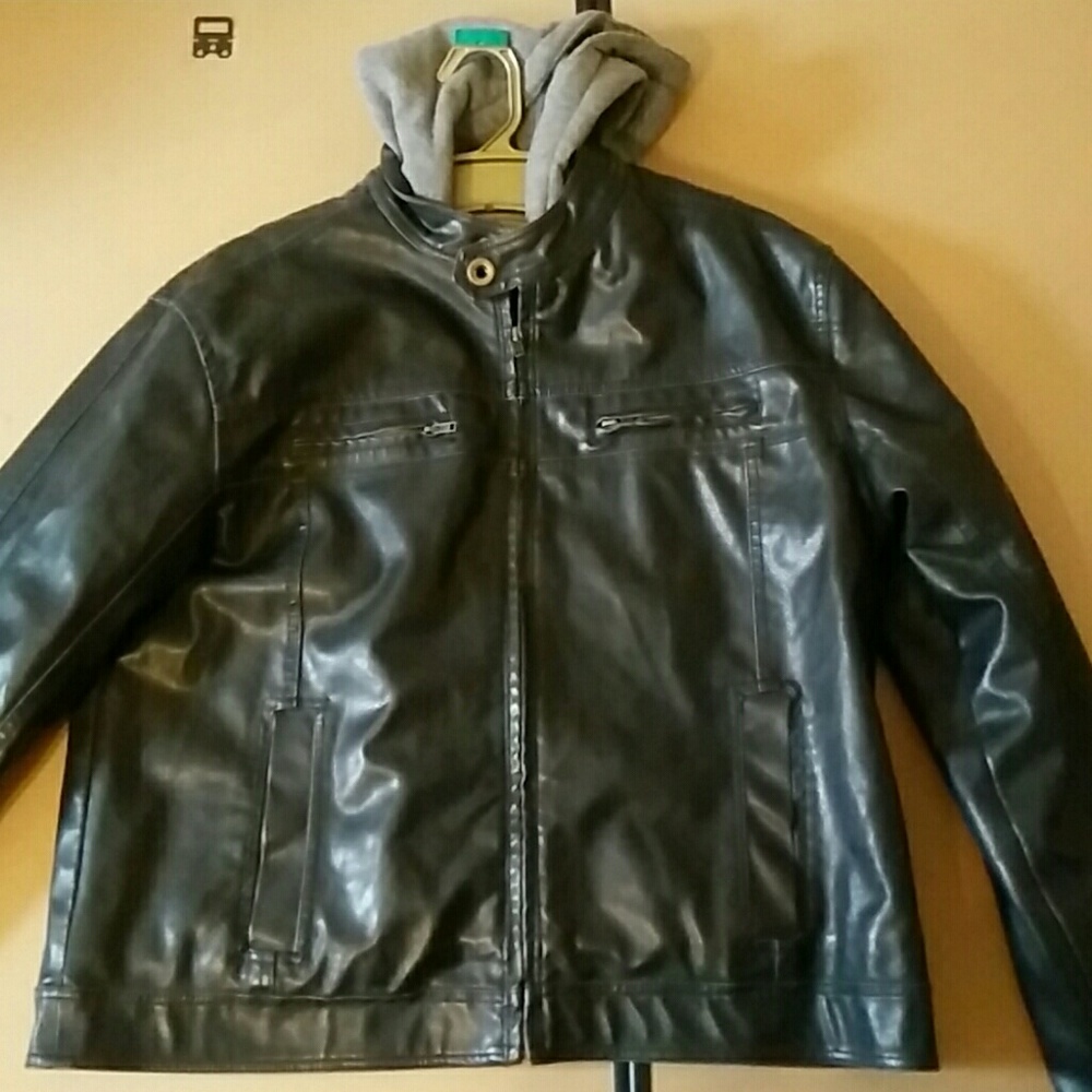 Men's medium leather jacket