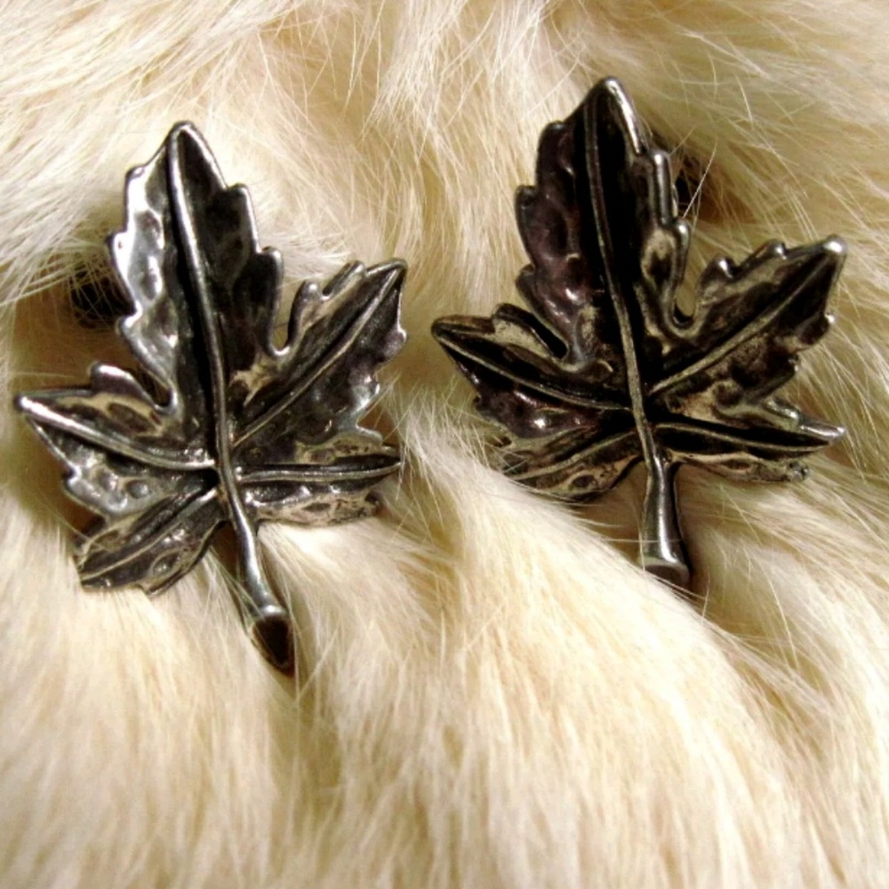 Vintage Fall Theme Mapke Leaf Earrings