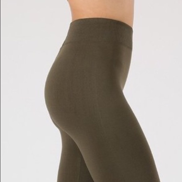 Host pic! Perfect Seamless leggings - Picture 4 of 7