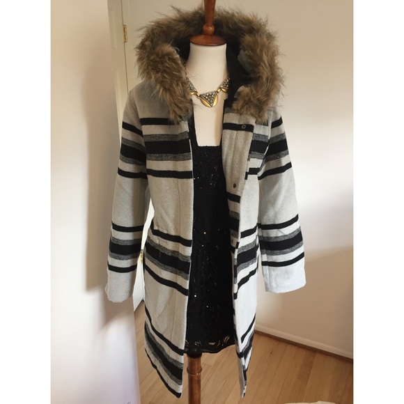 BB Dakota Jackets & Blazers - BB Dakota • Hooded Parka