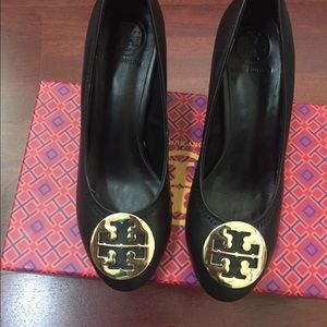 Tory Burch Sally Wedge Size 8