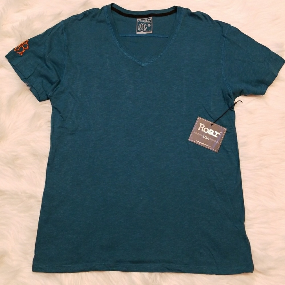 NWT! ROAR MENS FITTED "VINNY" TEE