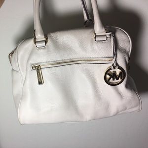 Michael Kors cream purse ✨