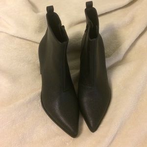 NWOT black booties