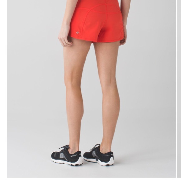 • Lululemon • Tracker Shorts Alarming New - Picture 4 of 6