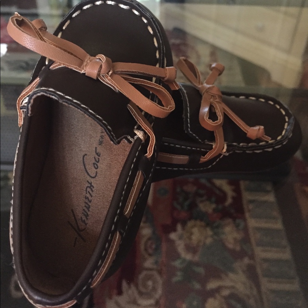 Kenneth Cole New York “Baby Flexy Boat”