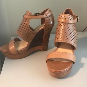 Gianni bini wedges size 9