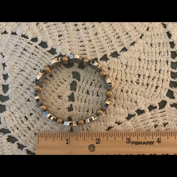 Lia Sophia Stretch Heart Bracelet - Picture 3 of 5