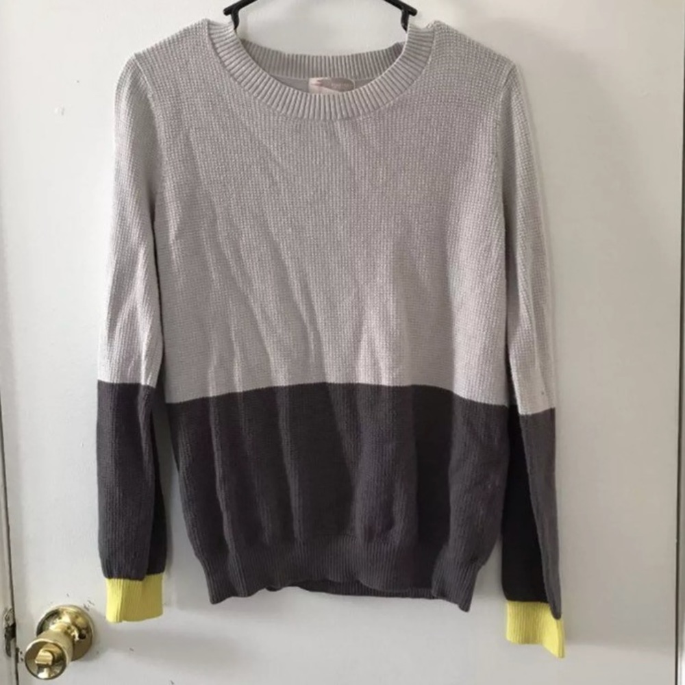 Forever 21 Sweater medium