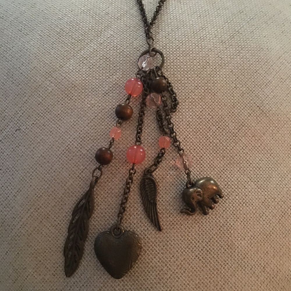 🔵 Cluster of trinkets necklace