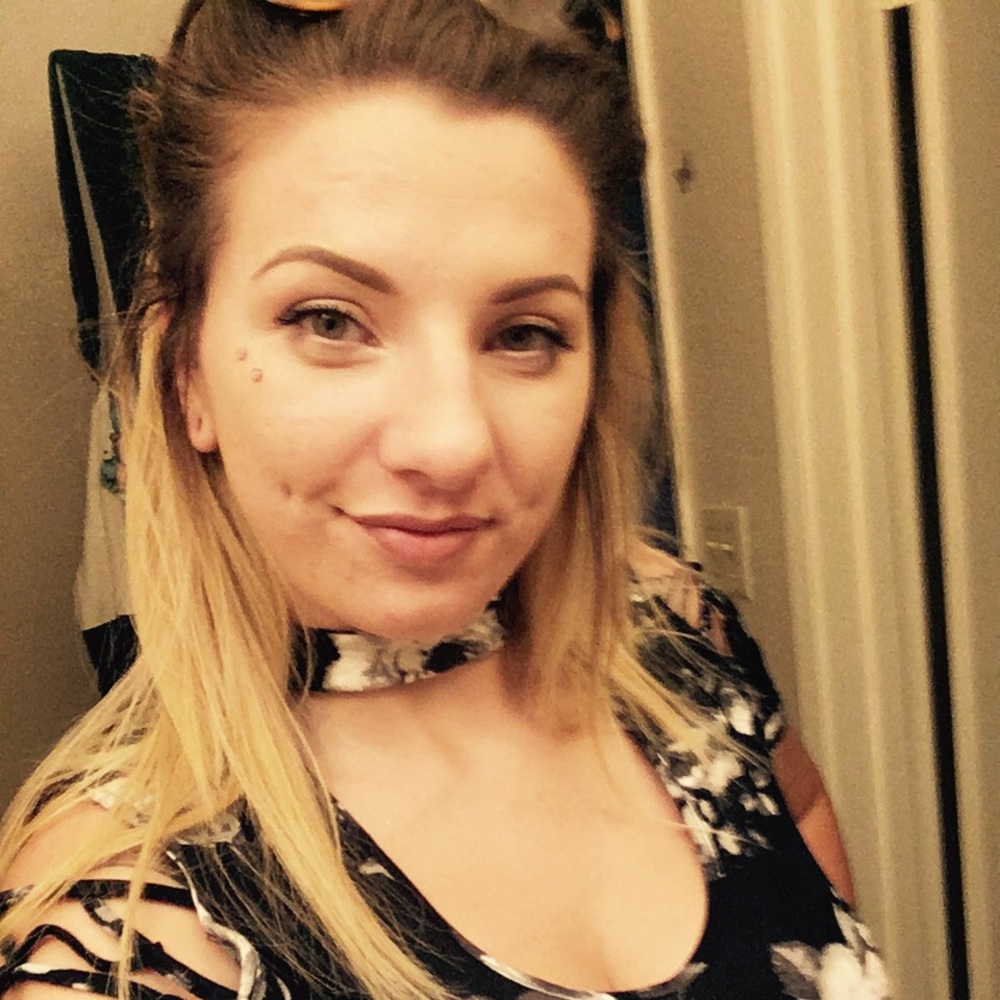 Meet your Posher, Carlee