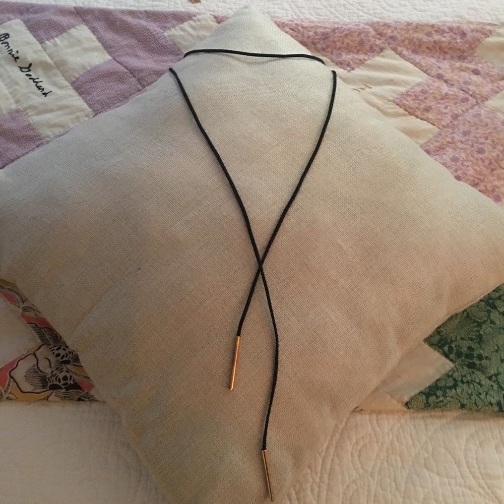 🔵 Leather wrap necklace