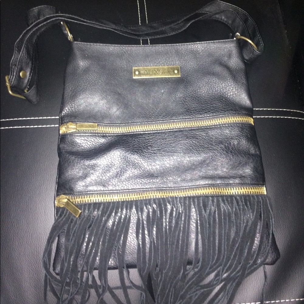 Black shoulder bag