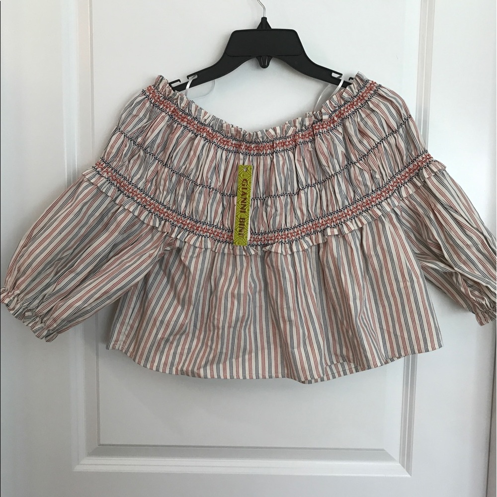 NWT Gianni Bini Boho crop top