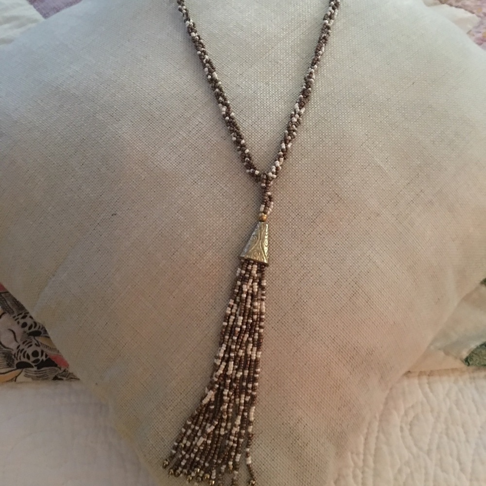 🔵 Beaded tassel necklace