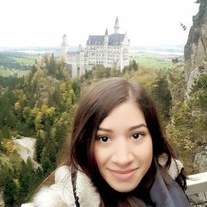 Meet your Posher, Ana