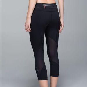 Lululemon cropped yoga pants