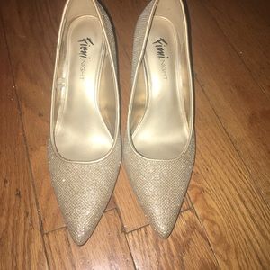 Pointed pump heels from the brand fioni styles