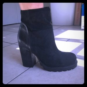 SAM EDELMAN BLACK BOOTIES SIZE 6!